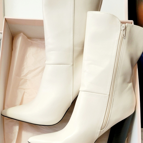 Boots - Picture 3 of 4